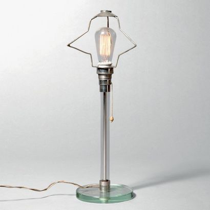WILHELM WAGENFELD (1900-1990) AND CARL G. JUNCKER Rare lampe à poser modèle «WG-28»...