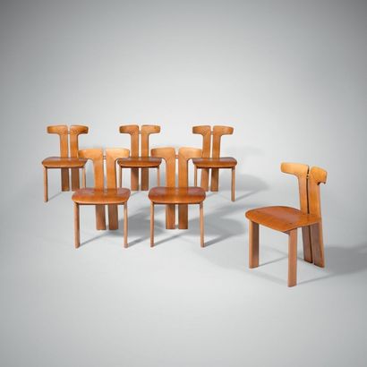 Pierre CARDIN (Né en 1922) Suite de six chaises Noyer Edition Pierre Cardin Evolution...