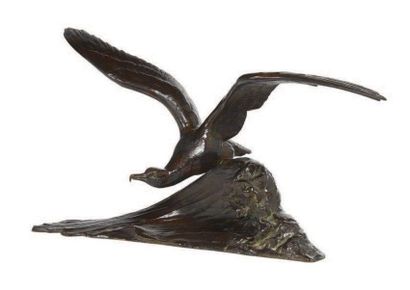 MAXIMILIEN LOUIS FIOT (1886-1953) L'albatros Bronze à patine foncée, signé sur la...