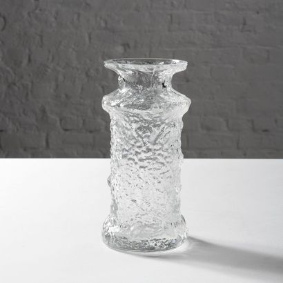 TIMO SARPANEVA (1926-2006) Finlande Vase Verre soufflé et moulé Edition Littala Vers...