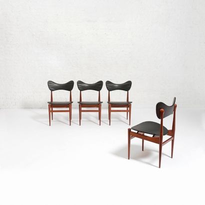 INGE & LUCIANO RUBINO Danemark Suite de quatre chaises modèle «Butterfly» Teck et...