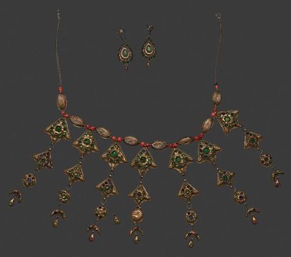 null Collier lebba, Nord du Maroc, Fès en vermeil estampé et verre de couleur. Collier...