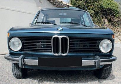 BMW 2002 1974 La révélation La voiture que nous vous présentons est de couleur bleu...
