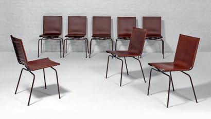 FABIAAN VAN SEVEREN (1957) Suite de huit chaises modèle «Crossed legs» Cuir brun...