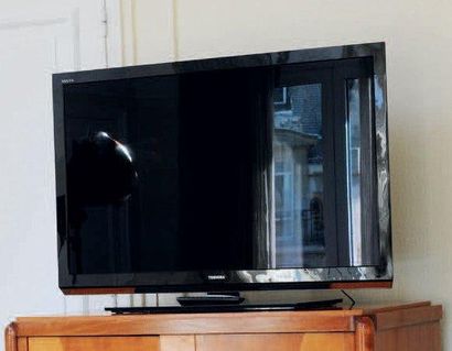 null Téléviseur à écran plat Toshiba Regza 107 cm