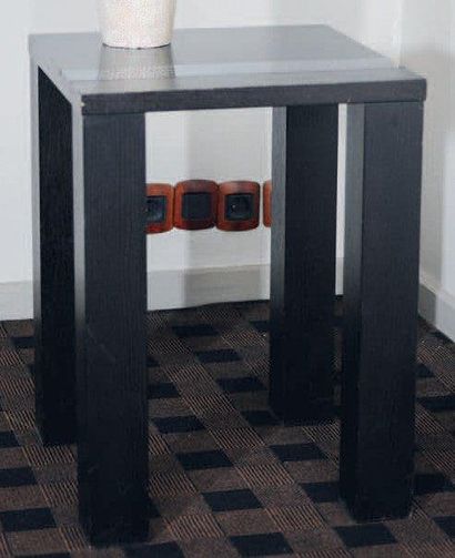 Table d'appoint carrée en bois laqué noir...