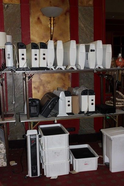 null Lot de vingt radiateurs d'appoints électriques, diverses modèles et marques