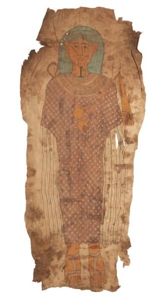 LINCEUL OSIRIEN Grand linceul peint du défunt en Osiris momiforme. Il est coiffé...