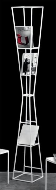 POL QUADENS (1960) Prototype Wire shelf, 2014 Acier, composites. H_240 cm L_30 cm...