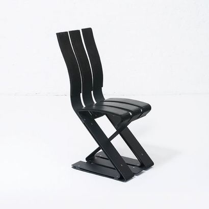 Ron ARAD (né en 1951) Rare chaise modèle «School chair» Métal laqué noir et caoutchouc...