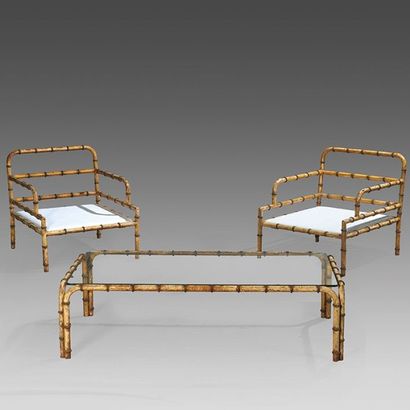 Travail français des années 1960 Salon d'exterieur composé d'un canapé, deux fauteuils,...