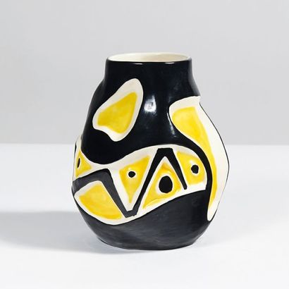 Roland BRICE (1911-1989) Vase (en collaboration avec Fernand Leger) Céramique émaillée...