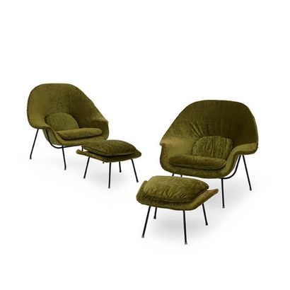 Eero Saarinen (1910-1961) Paire de fauteuils et leurs ottomans modèle «Womb» Métal...