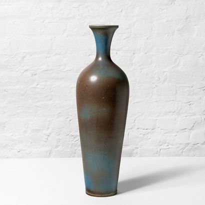 BERNDT FRIBERG (1899-1981) Suède Grand vase de parquet Grès émaillé bleu Édition...