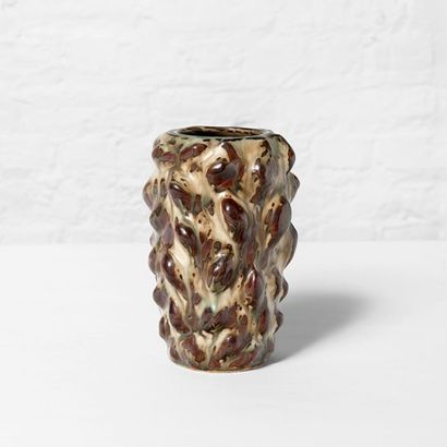 AXEL JOHANNES SALTO (1889-1961) Danemark Vase de forme bourgeon Grès émaillé en finition...