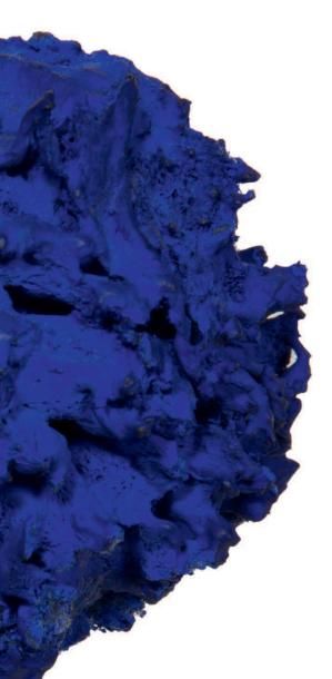 Yves KLEIN (1928-1962) Eponge bleue SE 277, 1961 Eponge et pigment IKB. H_4,5 cm...
