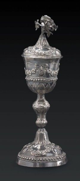 null COUPE D'ELIAHOU EN ARGENT AVEC SON COUVERCLE Italie, vers 1800 An Italian silver...