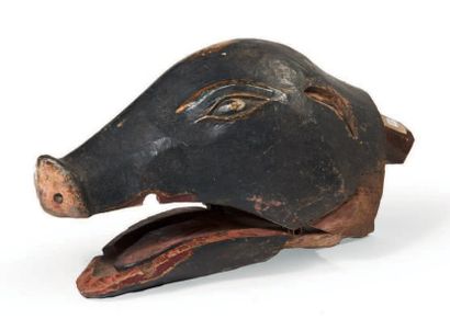  TÊTE DE MARIONNETTE dit «clapper mask» en bois polychrome sculptée en forme de tête...