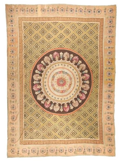 null TAPIS D'AUBUSSON (tapis plat, technique tapisserie) tissé en laine. XIXe siècle,...