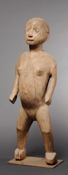 null Statue féminine Tiv Nigeria Bois, cauris H_91 cm Provenance : Collection Azar,...