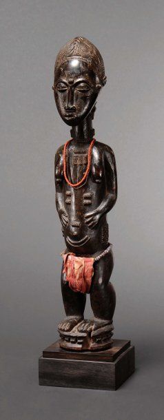 null Statue Baoulé Côte d'Ivoire Bois, perles, tissu H_43 cm Provenance : Collection...