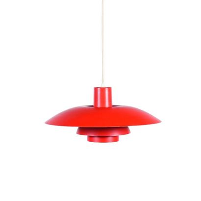 POUL HENNINGSEN (1894-1967) Danemark Suspension modèle «PH4/3» Métal laqué rouge...