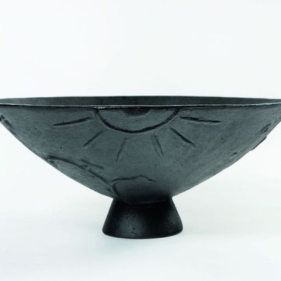 OLOF HULT (1968-1598) Suède Paire de vasques modèle «Mikrokosmos» Fonte de fer Création...