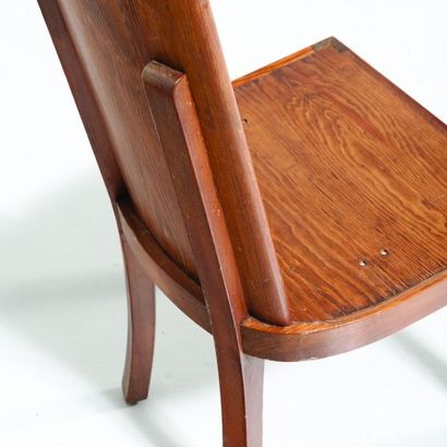 AXEL EINAR HJORTH (1988-1959) Suède Suite de six chaises modèle «Lovö» Pin naturel...