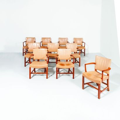 KAARE KLINT (1988-1954) Danemark Suite de dix fauteuils modèle «Barcelona» Acajou...