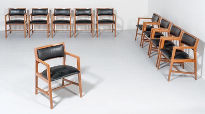 Jules Wabbes (1919-1974) •	Lot 186
Suite de 10 chaises
Dunbar
Fabriquées au Mobilier...