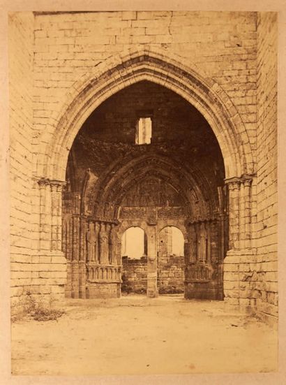 EUGÈNE CUVELIER (1837-1900) Vue du portail de l'église gothique St Mathurin à larchant,...