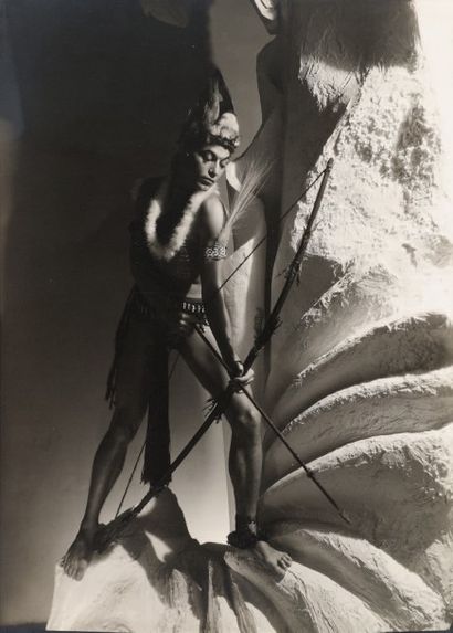 GEORGE HOYNINGEN-HUENE Serge Lifar dans le ballet «Jurupary». 1936
Tirage de l'époque...