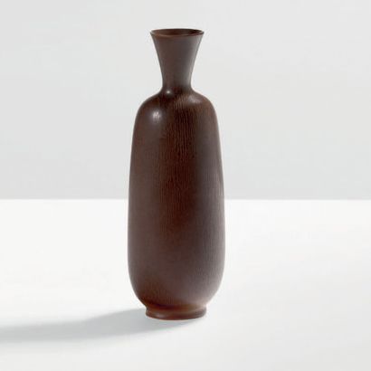 BERNDT FRIBERG (1899-1981) 
Vase
Grès émaillé
Édition Gustavsberg
Vers 1960
H_23...