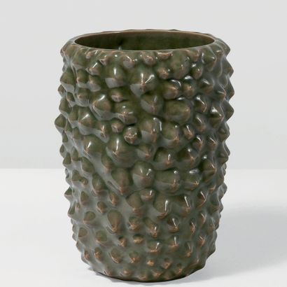 AXEL SALTO (1889-1961) 
Important vase dit «Bumpy»
Grès émaillé
Edition Royal Copenhague,...