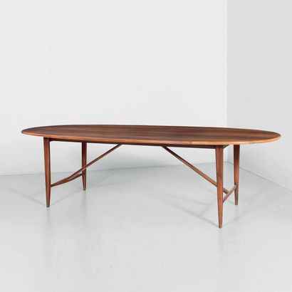 KURT ØSTERVIG (1912-1986) 
Grande table de salle à manger
Teck
Édition Brande Møbelfabrik
Vers...