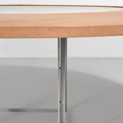 POUL KJAERHOLM (1929-1980) 
Table modèle «PK54»
Acier nickelé, marbre blanc, allonges...