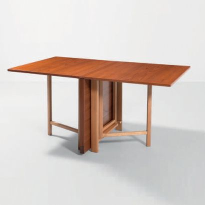 BRUNO MATHSSON (1907-1988) 
Table à système modèle «Maria Flap»
Bouleau, teck
Première...