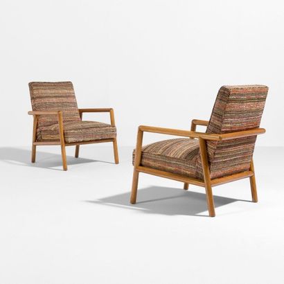Terence Harold ROBSJOHN GIBBINGS (1905-1976) 
Paire de fauteuils modèle «1601»
Noyer...