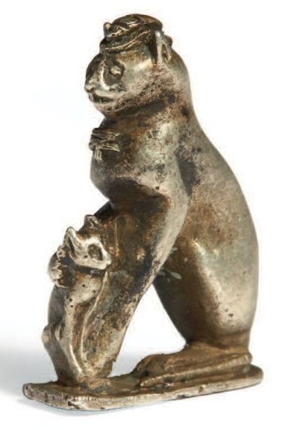 null FIGURINE DE CHATTE BASTET.
Figurine représentant la déesse chatte Bastet assise...