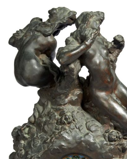 Jules DESBOIS (1851-1935) 
Le Jour et la Nuit. Pendule (1912)
Epreuve en bronze patiné,...
