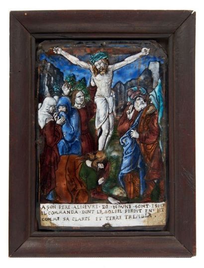 null PLAQUE en émail peint polychrome représentant la
Crucifixion cartouche à la...