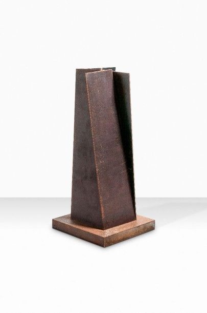 Richard Serra (Né en 1939) 
Sans titre, 1985
Sculpture en acier.
D'une edition à...