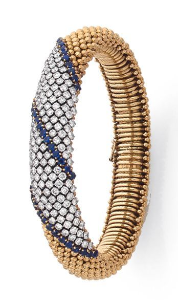 VAN CLEEF & ARPELS ANNÉES 1950 Bracelet souple en or jaune 18K, modèle «Pelouse»,...