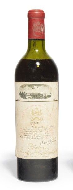 null 1 BOUTEILLE
CHÂTEAU MOUTON ROTHSCHILD 1er GCC Pauillac 1946
Étiquette RC «Réserve...