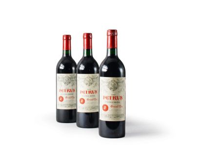 null 3 BOUTEILLES
PETRUS Pomerol 1988
Une étiquette légèrement tachée.
One label...