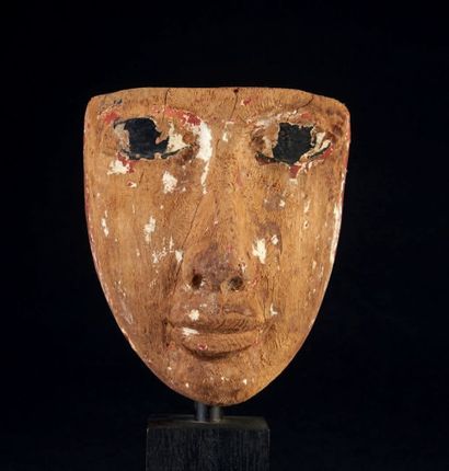 null MASQUE DE SARCOPHAGE.
Masque de sarcophage représentant le visage d'un homme,...