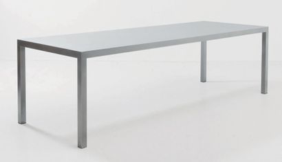 Maarten Van Severen (1956-2004) 
Table de salle à manger «T88A».
Aluminium.
Edition...