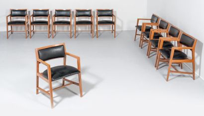 Jules Wabbes (1919-1974) 
Suite de 10 chaises
Cuir et bois
H_78 cm L_55 cm P_53 ...