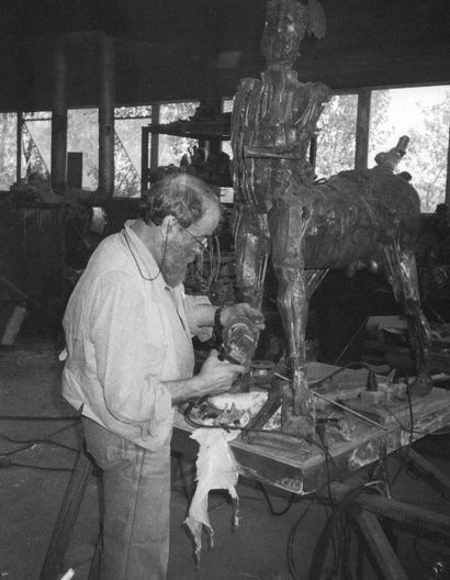 César (1921-1998) Le centaure (Hommage à Picasso), 1986
Importante sculpture en résine...