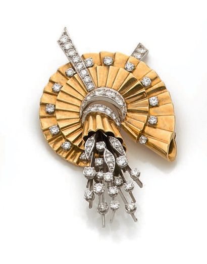 null BROCHE BOUQUET en or jaune 18K (750°/°°), les fleurs en diamants, l'éventail...